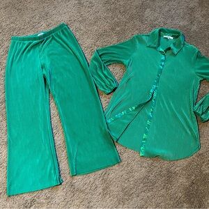 Women’s NWO tags RO & DE green silky ribbed pantsuit sz M